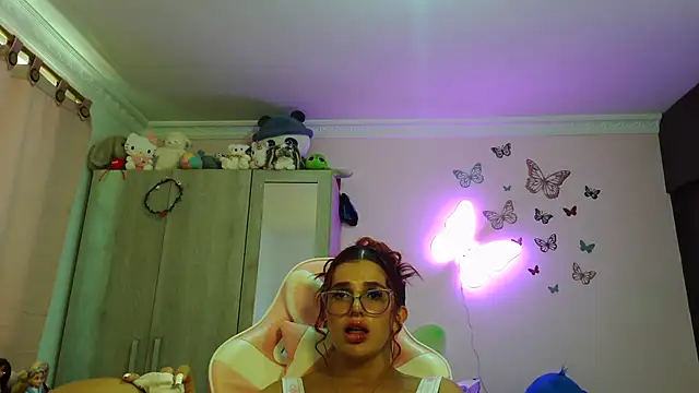 caroline jonson online show from April 2026 05:10:02 PM