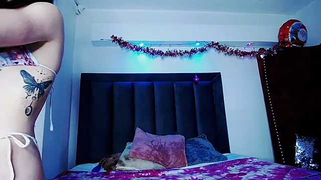 Snapshot of Tifanny_Sweett chatting on December 2024 10:47:01 PM Tifanny Sweett online show from December 2024 10:47:01 PM