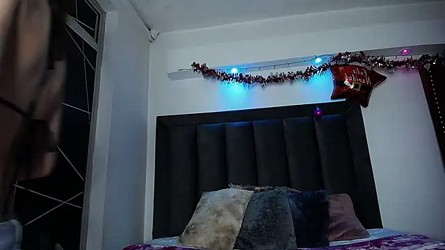 Snapshot of Tifanny_Sweett chatting on December 2024 04:06:01 AM Tifanny Sweett online show from December 2024 04:06:01 AM