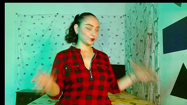 Snapshot of Kaory_32 chatting on February 2026 07:34:02 PM Kaory 32 online show from February 2026 07:34:02 PM