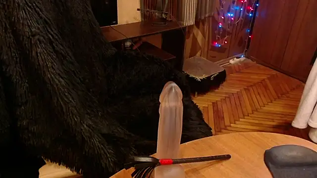 Snapshot of Miss_Tress chatting on March 2025 11:31:02 PM Miss Tress online show from March 2025 11:31:02 PM