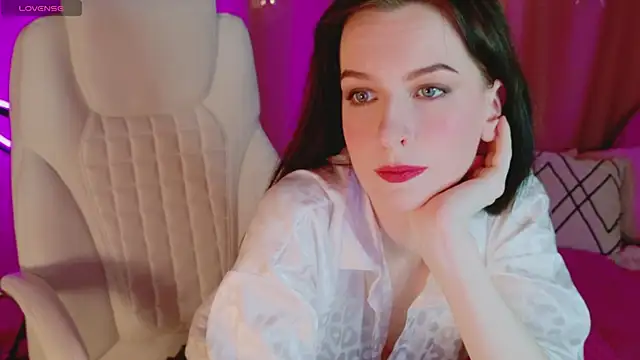 Snapshot of AndreaAshton chatting on December 2024 05:22:01 PM AndreaAshton online show from December 2024 05:22:01 PM