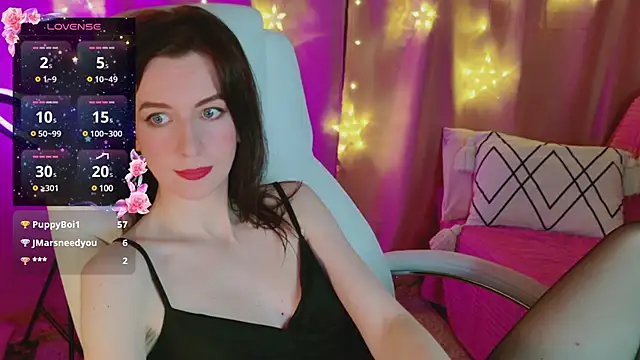 Snapshot of AndreaAshton chatting on December 2024 07:41:02 PM AndreaAshton online show from December 2024 07:41:02 PM