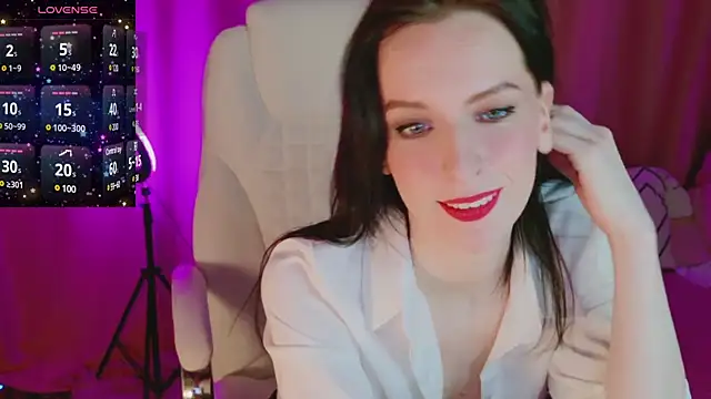 Snapshot of AndreaAshton chatting on March 2025 04:42:02 PM AndreaAshton online show from March 2025 04:42:02 PM