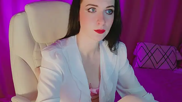 Snapshot of AndreaAshton chatting on September 2025 04:34:01 PM AndreaAshton online show from September 2025 04:34:01 PM