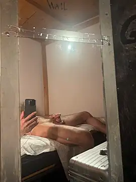 TweakyDude online show from August 2026 10:23:02 PM