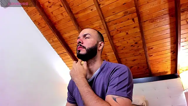 Tom Bailey online show from January 2026 12:32:02 PM