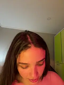 Snapshot of MisFrekcles_ chatting on February 2025 12:37:01 PM MisFrekcles online show from February 2025 12:37:01 PM