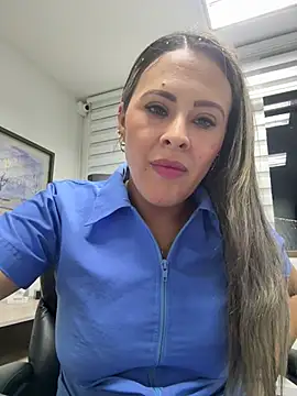 ALONDRAMILF online show from February 2025 01:23:02 AM