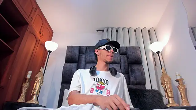 Snapshot of TomyMosterCock chatting on December 2024 12:45:02 AM TomyMosterCock online show from December 2024 12:45:02 AM