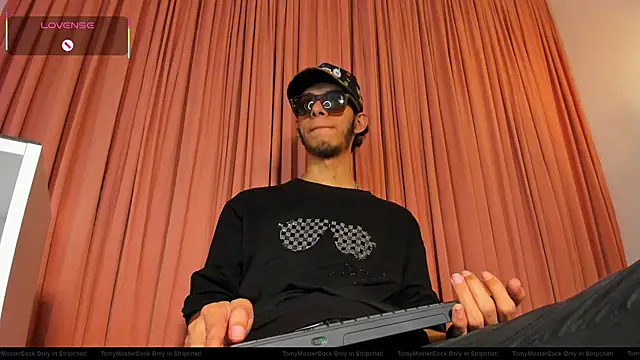 Snapshot of TomyMosterCock chatting on November 2025 07:59:02 PM TomyMosterCock online show from November 2025 07:59:02 PM