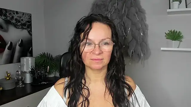 HelenLuxx online show from December 2024 06:29:02 AM