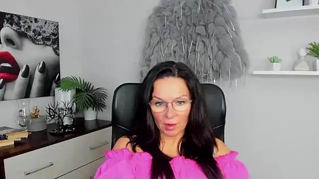 HelenLuxx online show from January 2025 10:47:01 AM