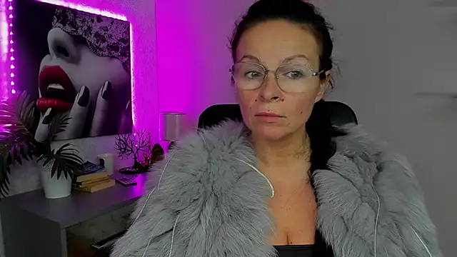 HelenLuxx online show from October 2025 05:47:02 AM