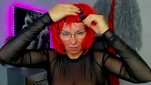 HelenLuxx online show from June 2026 04:34:02 PM