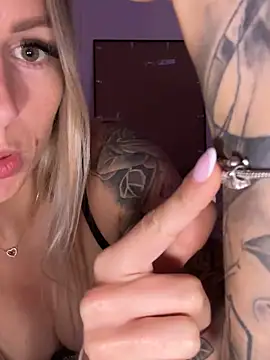 X JamieLove X online show from October 2025 05:11:01 PM