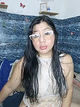 keterinjones--11 online show from May 2026 05:12:01 AM