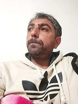 Snapshot of Muratcanik44 chatting on February 2026 05:52:01 PM Muratcanik44 online show from February 2026 05:52:01 PM