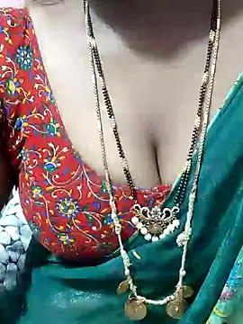 Snapshot of louise92 chatting on January 2025 03:55:02 PM louise92 online show from January 2025 03:55:02 PM