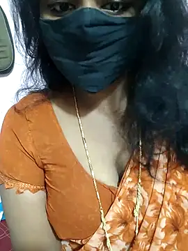 Snapshot of louise92 chatting on February 2025 06:39:01 AM louise92 online show from February 2025 06:39:01 AM