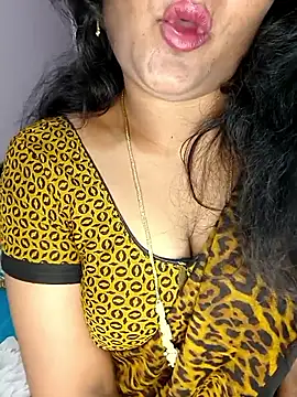 Snapshot of louise92 chatting on March 2026 09:53:01 AM louise92 online show from March 2026 09:53:01 AM