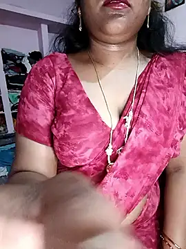 Snapshot of louise92 chatting on May 2026 07:50:02 AM louise92 online show from May 2026 07:50:02 AM