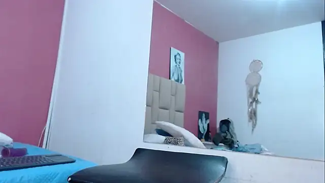 Amelia Debora Antonella online show from January 2025 04:05:01 PM