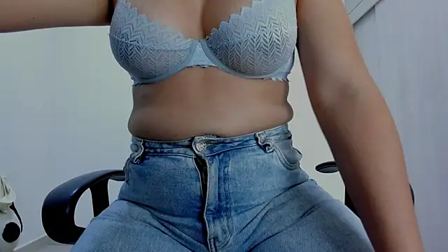 Amelia Debora Antonella online show from March 2026 01:40:02 PM