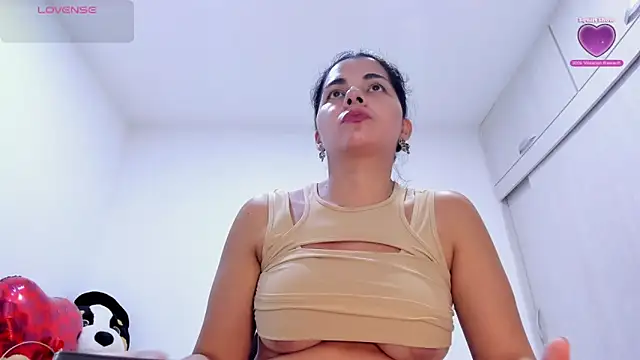 Amelia Debora Antonella online show from May 2026 01:41:02 PM