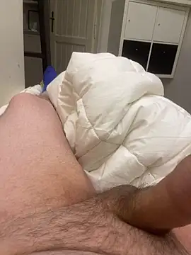 fekedaniel1999 online show from April 2026 11:00:01 PM