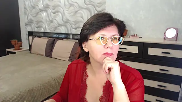 Snapshot of VitaCharm chatting on December 2024 08:27:02 PM VitaCharm online show from December 2024 08:27:02 PM