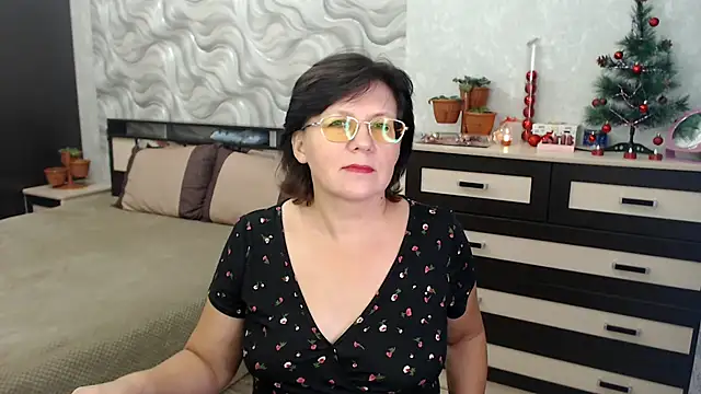 Snapshot of VitaCharm chatting on December 2024 05:40:01 PM VitaCharm online show from December 2024 05:40:01 PM