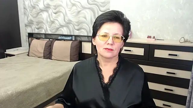 Snapshot of VitaCharm chatting on February 2025 08:33:02 PM VitaCharm online show from February 2025 08:33:02 PM