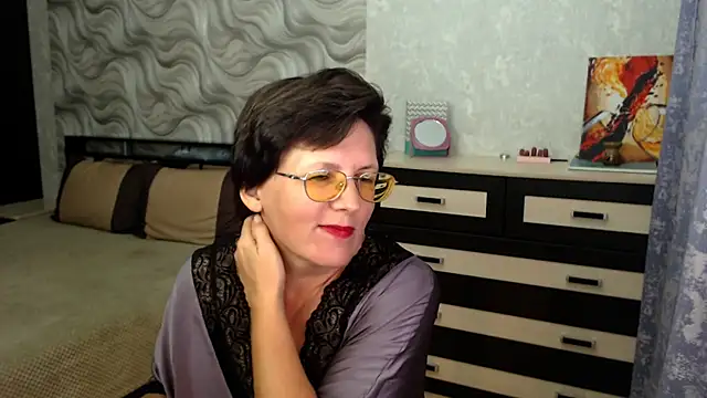 Snapshot of VitaCharm chatting on October 2025 08:39:02 PM VitaCharm online show from October 2025 08:39:02 PM