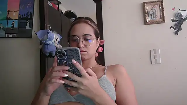 trianabell online show from May 2026 04:12:01 PM