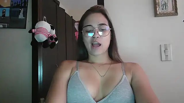 trianabell online show from May 2026 04:16:01 PM