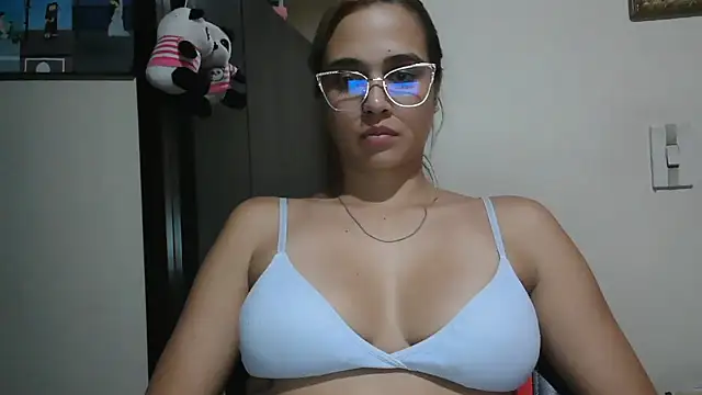 trianabell online show from July 2026 03:23:01 AM