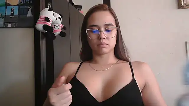 trianabell online show from July 2026 04:57:01 PM