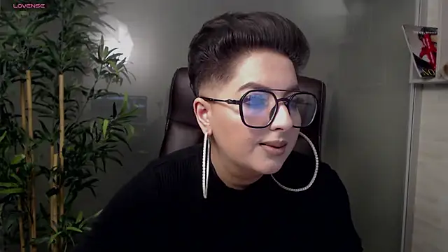 BustyAllyy online show from January 2025 09:40:01 PM