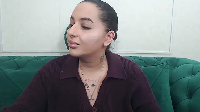 BustyAllyy online show from April 2026 06:52:01 PM