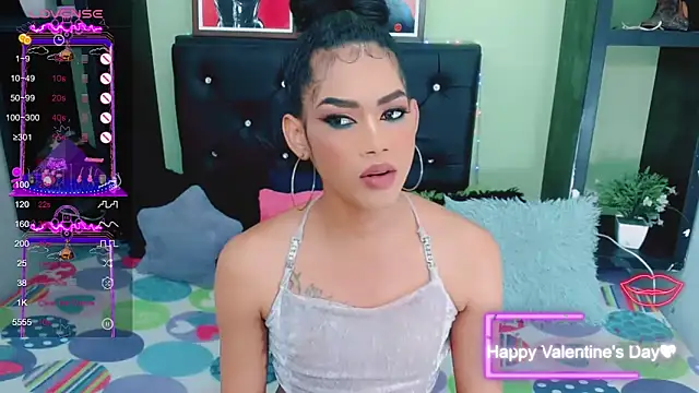 Snapshot of Amanda_bigx chatting on February 2025 06:33:02 AM Amanda bigx online show from February 2025 06:33:02 AM