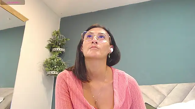 SharisWillian online show from February 2026 03:24:02 AM