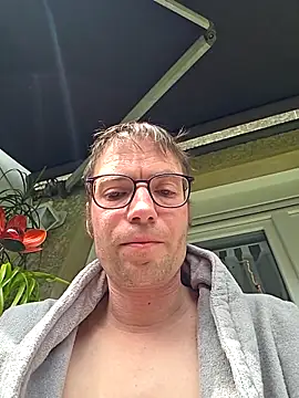 Schnubby1 online show from April 2026 12:36:01 PM