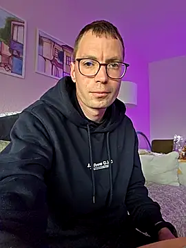 Schnubby1 online show from May 2026 02:25:02 PM