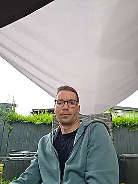 Schnubby1 online show from May 2026 07:48:02 AM