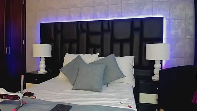 Snapshot of MiaSweeths chatting on January 2025 11:45:02 AM MiaSweeths online show from January 2025 11:45:02 AM