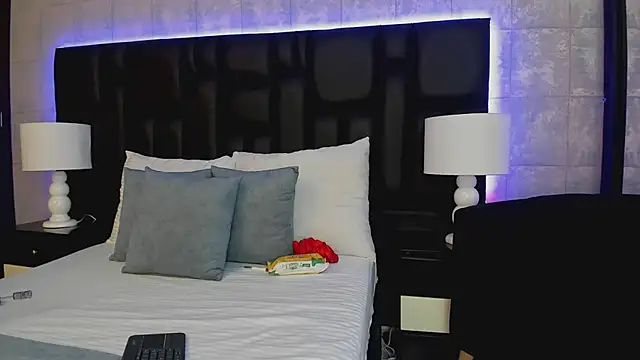 Snapshot of MiaSweeths chatting on January 2025 11:37:02 AM MiaSweeths online show from January 2025 11:37:02 AM