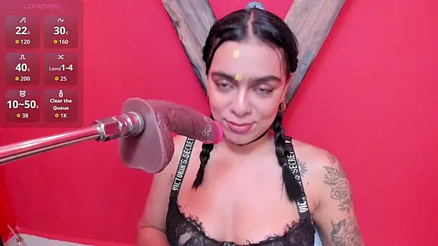 Foxy Assh  online show from May 2026 03:33:01 AM
