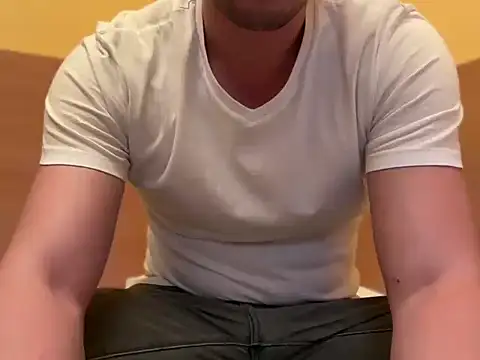 Snapshot of etat_onn chatting on October 2025 03:19:01 PM etat onn online show from October 2025 03:19:01 PM