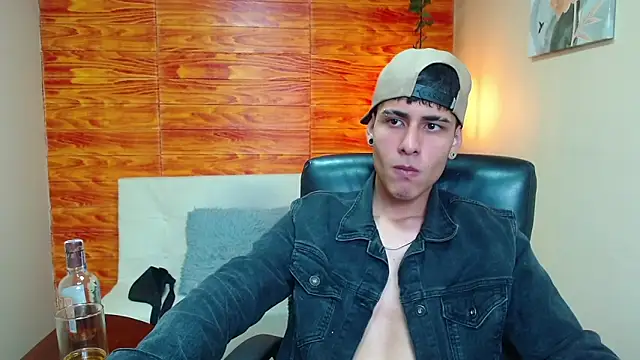 Snapshot of Bastiaan_28 chatting on December 2024 06:33:02 AM Bastiaan 28 online show from December 2024 06:33:02 AM